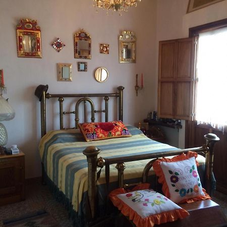 Bed and Breakfast La Casa De Piedra à El Carmen  Extérieur photo